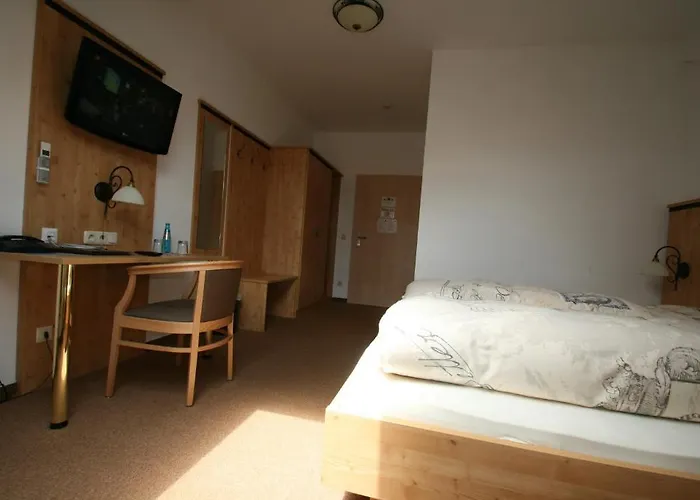 Hotel-cafe Hanfstingl מלון Egling