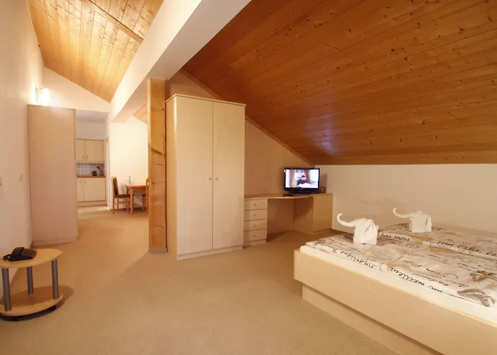 Hotel-cafe Hanfstingl 3* Egling