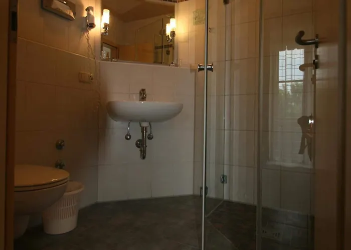 Hotel-cafe Hanfstingl מלון Egling