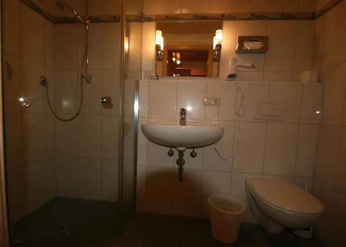 Hotel-cafe Hanfstingl מלון Egling