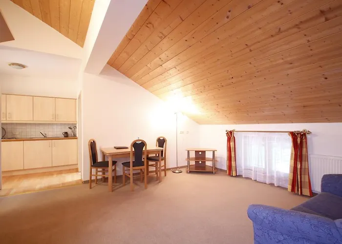 Hotel-cafe Hanfstingl מלון Egling