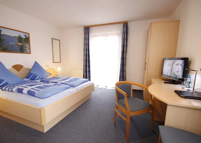 Hotel-cafe Hanfstingl מלון 3*