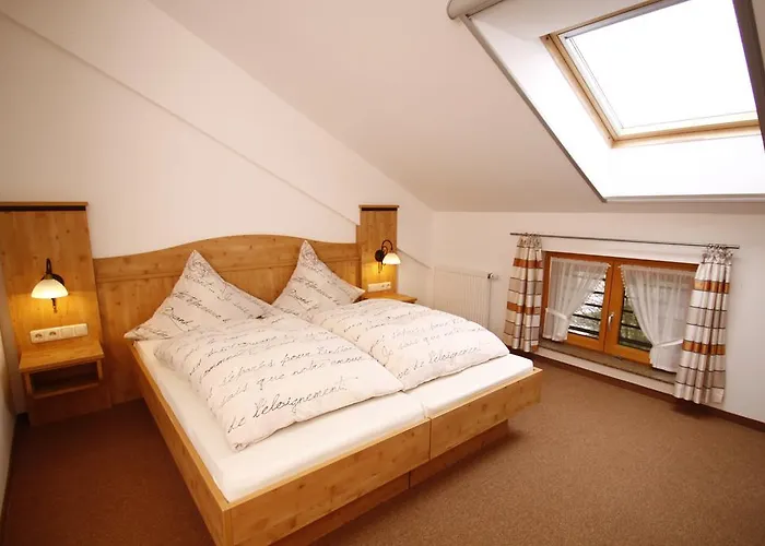 Hotel-cafe Hanfstingl מלון Egling