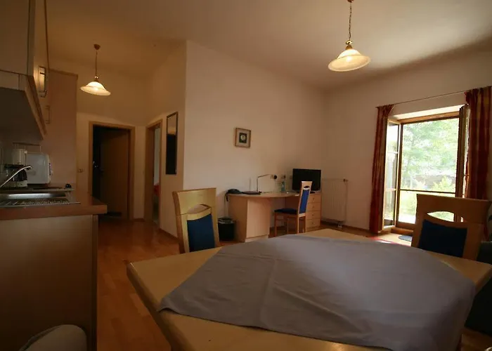 מלון Hotel-cafe Hanfstingl