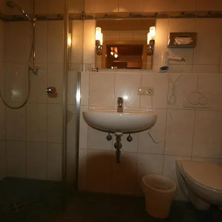 Hotel-cafe Hanfstingl Szálloda Egling
